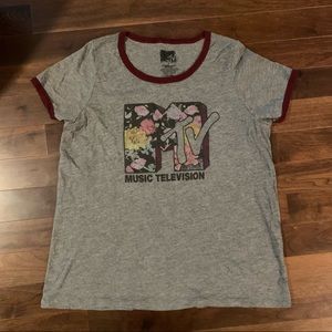 Torrid Grey MTV floral t-shirt - Size 2X